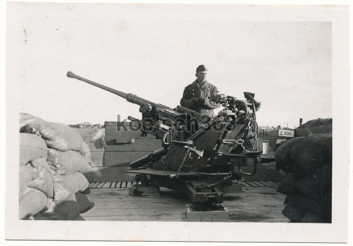 Foto Frankreich Atlantikwall 3,7cm Flak Geschütz Flugabwehr Stellung Luftwaffe