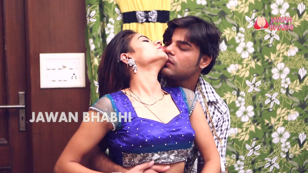 Garam Bhabhi Ki Bra Utari Tailor Ne.mp4_snapshot_03.01_[2021.09.25_15.50.51]