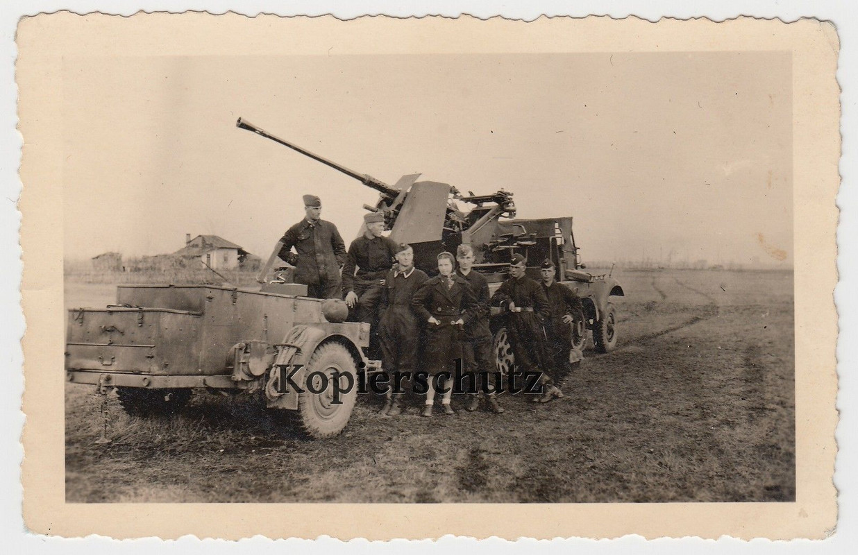 Foto Luftwaffe Halbkette mit Flak Geschütz Sd.kf