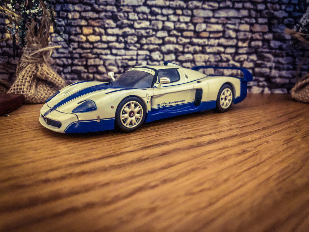 1C652479-34BD-4F8E-8D18-326FAC43F644