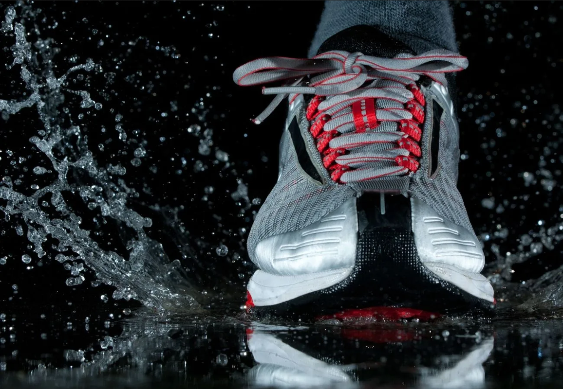 ¿Qué le puedo poner a mis zapatos para proteger del agua? Prueba estos trucos