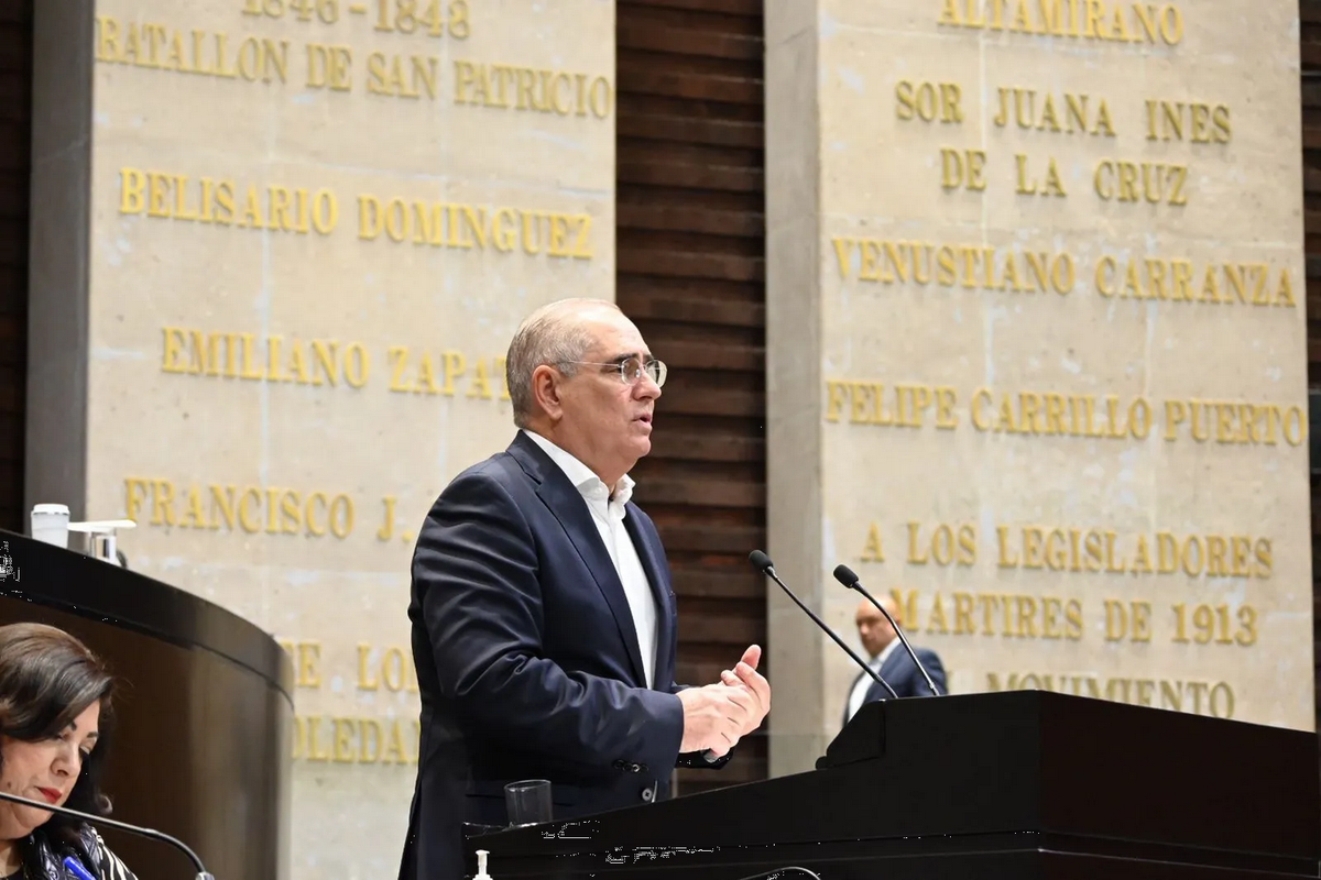 Julen Rementería se lanza contra plan de AMLO de usar recursos del INAI en pensiones