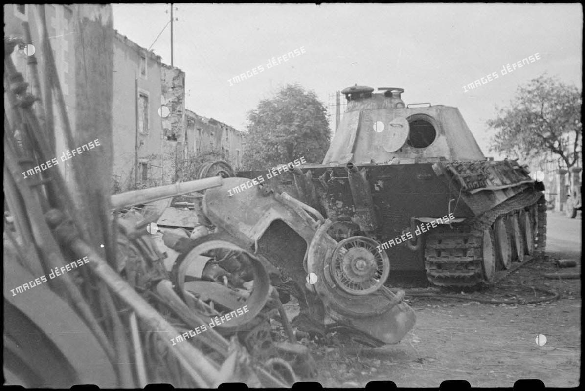 Chars allemands Panzer-V-Panther de la 112e Panzer Brigade allemande détruits lors de la bataille de