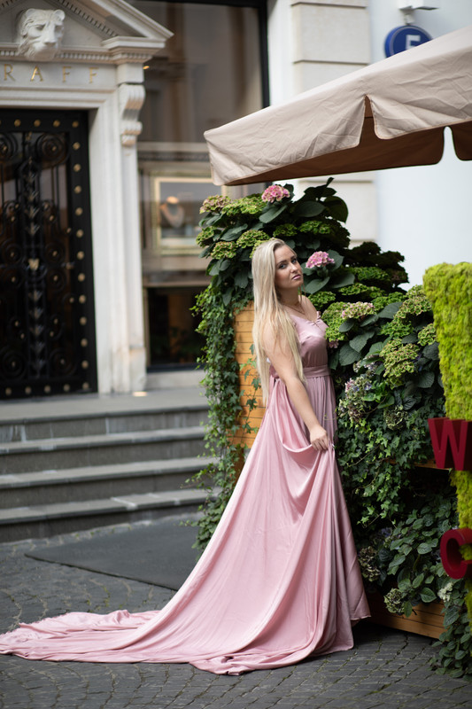 4E75B026-24B6-44FA-A346-DE94F5E111FD