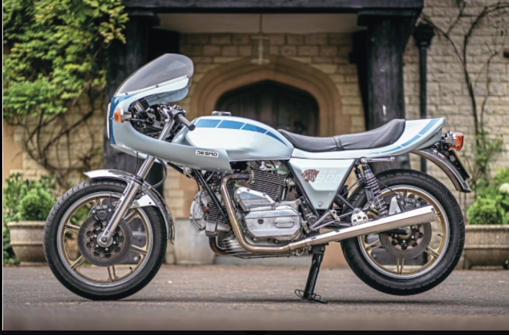 EFB9EDC8-6859-44FE-83C8-65660FEE316B