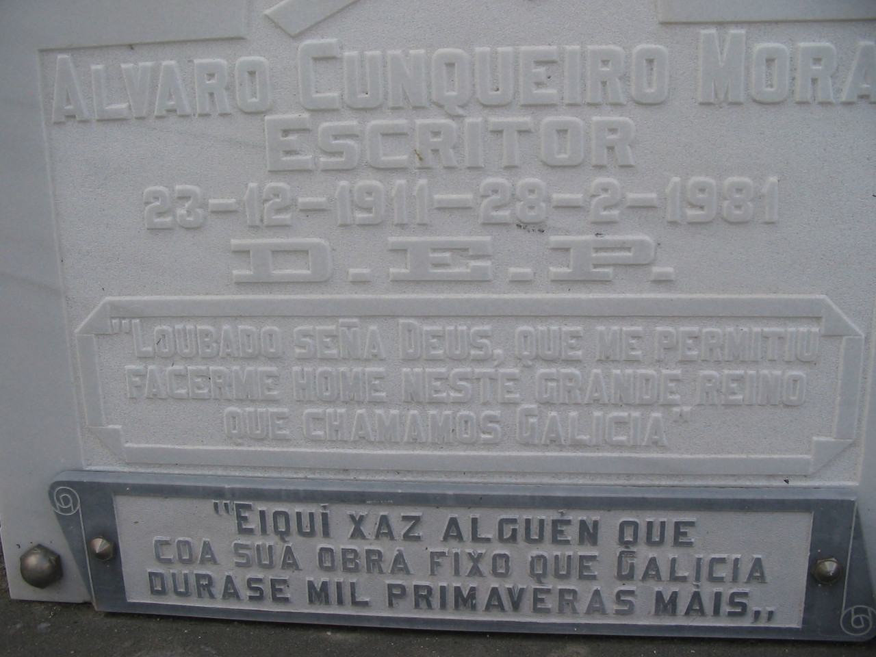 Tumba-Cunqueiro