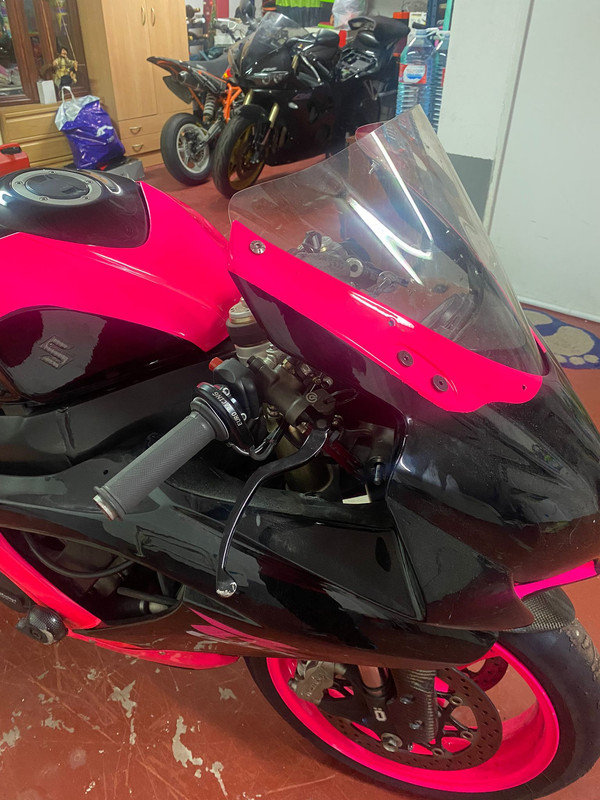 F4E6D139-D6EC-4677-BEB9-875EFD632DC1