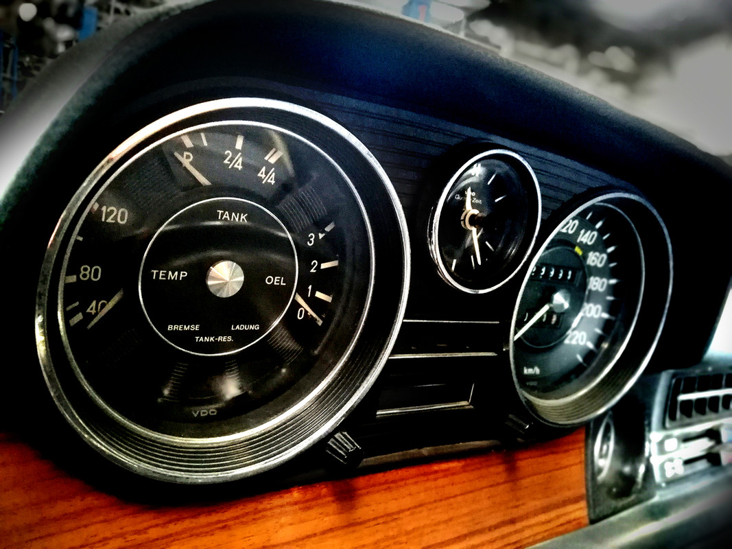 MERC_W115_250SE_EA2204-5B