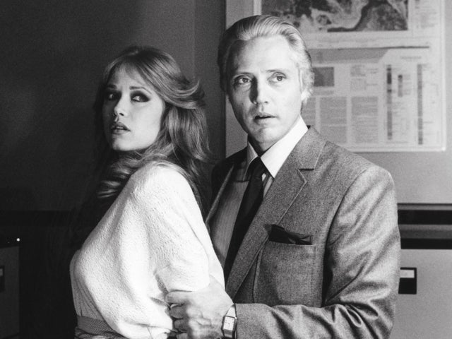 Tanya Roberts dan Christopher Walken di film A View to a Kill. A View to a Kill adalah film mata-mata tahun 1985 dan film keempat belas dalam seri James Bond yang diproduksi oleh Eon Productions, dan film ketujuh dan terakhir yang dibintangi Roger Moore sebagai agen fiksi MI6 James Bond.
