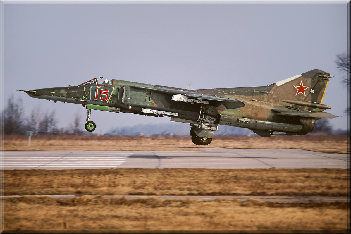 296 APIB Mig-27M 15 Red_83712545492, Frühling 1993