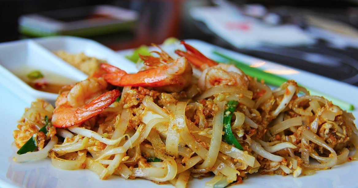 Spicy Pad Thai with Shrimp