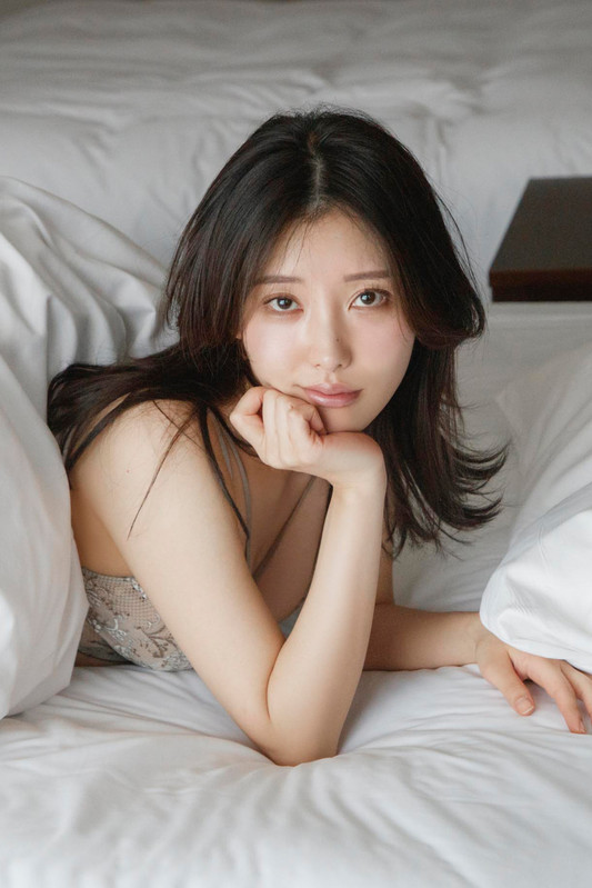 Japanese Idol Kanon Shizaki Kabone digital photo book re unplugged Miss KON com 038