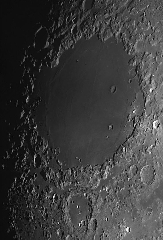 "Mare Crisium fotografiado con telescopio Newton 12 pulgadas"