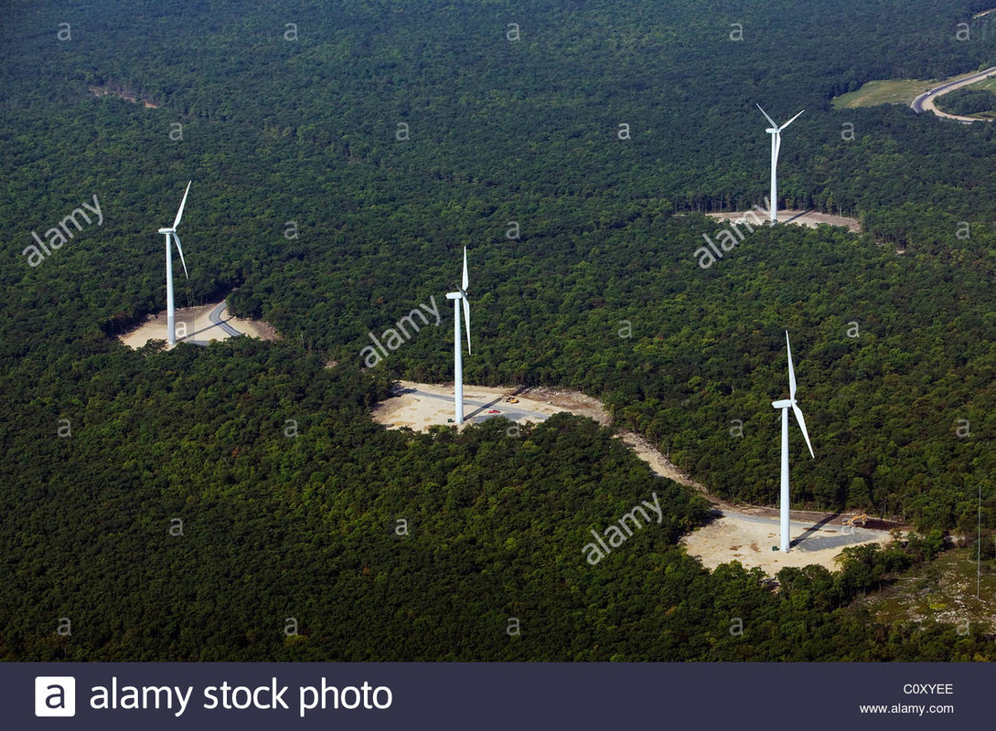 aerial-view-above-wind-turbines-deciduous-forest-appalachian-mountains-C0XYEE