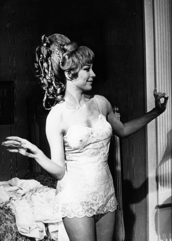 Shirley_MacLaine_a79