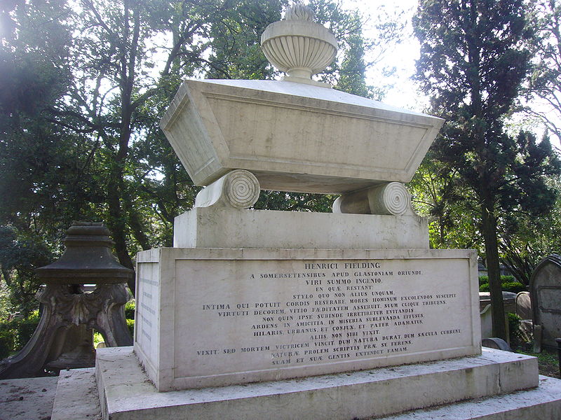05-800px-Henry-Fielding-grave