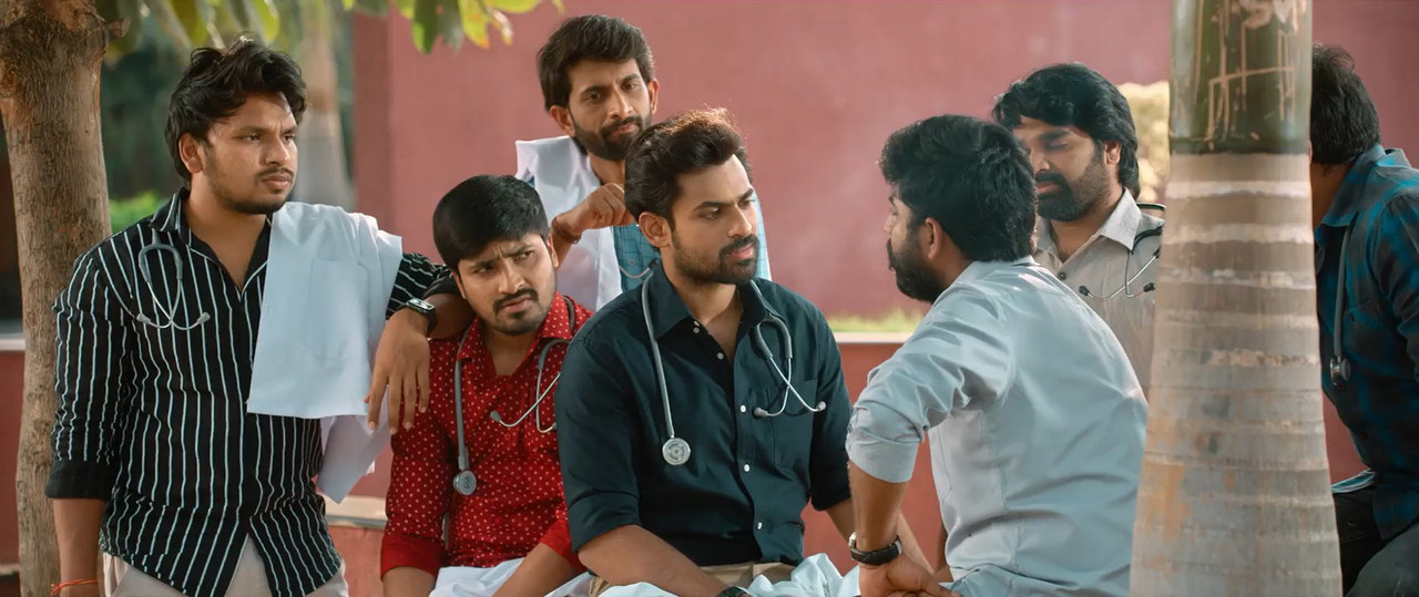 Ranga Ranga Vaibhavanga 2022 WebRip [Hindi + Telugu] 480p 720p ESub Screenshot