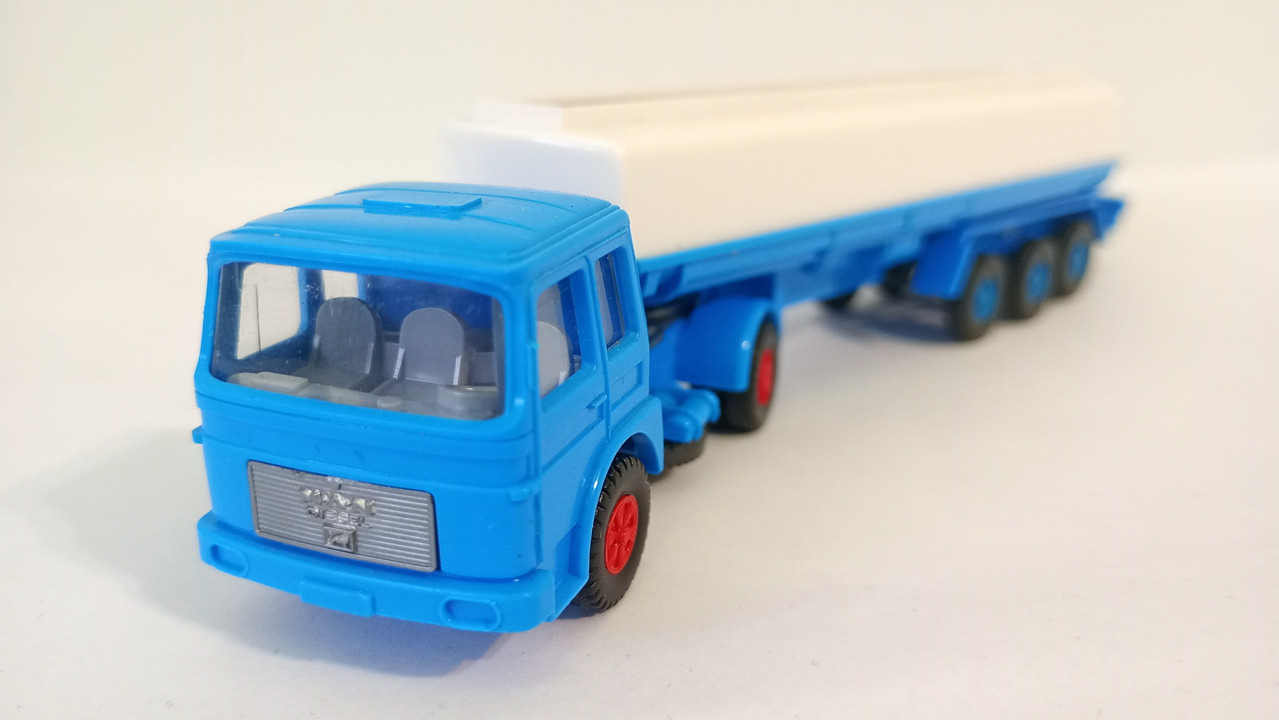 Mach (3801)