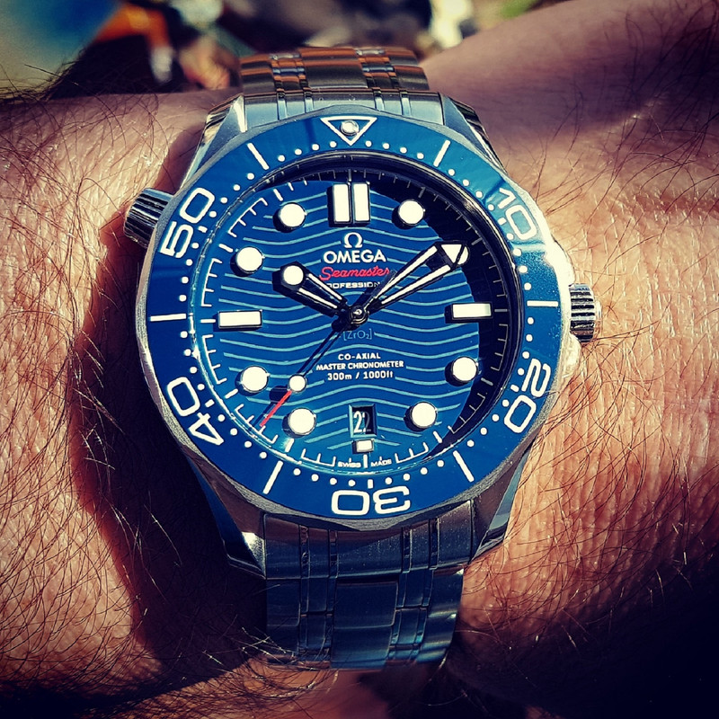 Ω Seamaster Professional Diver 300M Co-Axial Master Chronometer 42mm Cal. 8800 Blue (1)