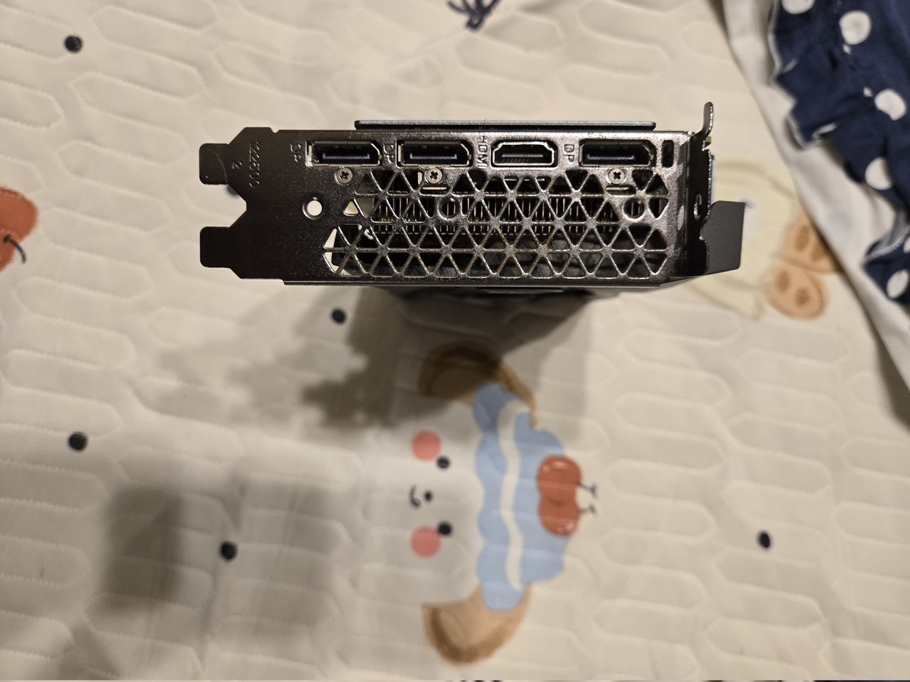 GPU ZOTAC GTX1660Super AMP 6G IO擋板