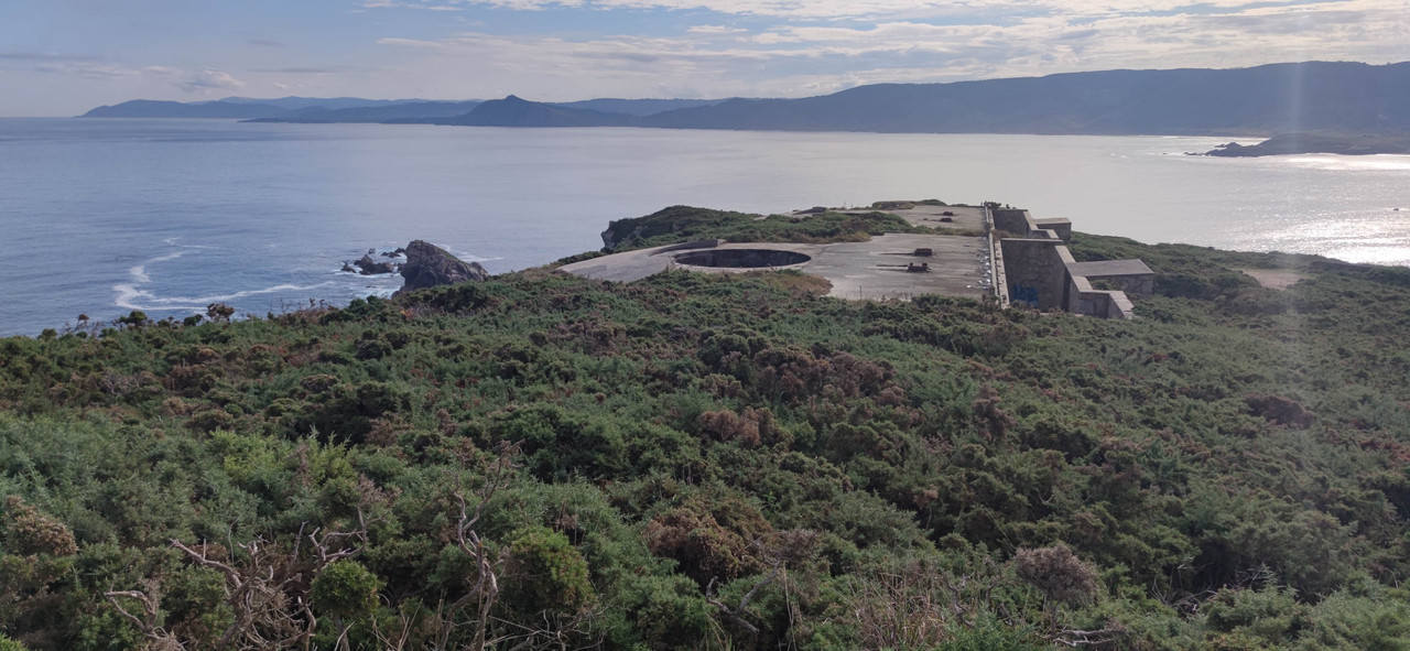 Roadtrip de 17 días por Galicia - Blogs de España - Dia 9. Ermida de Santa Comba - Faro y bateria Cabo Prior - Castelo de San Felipe (2)