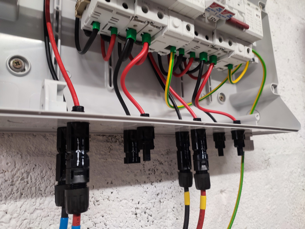 Coffret DC  problème MC4 (2)