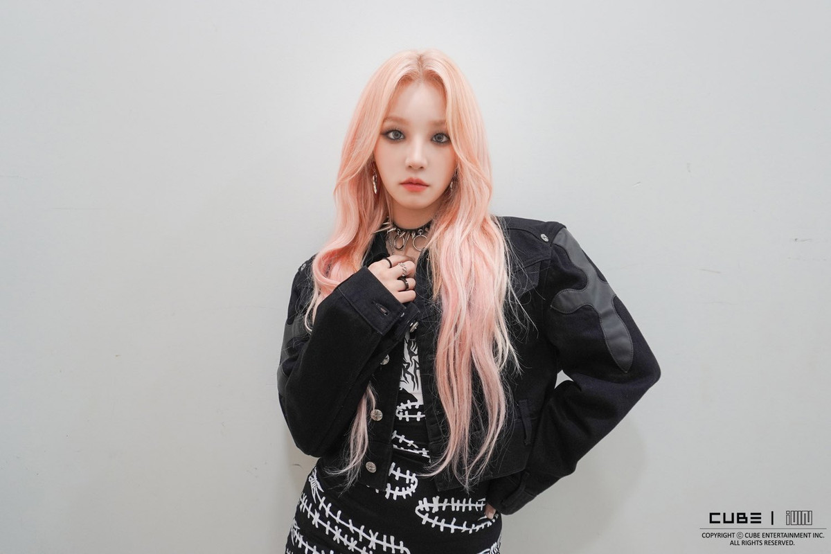 Song.Yuqi.full.297075