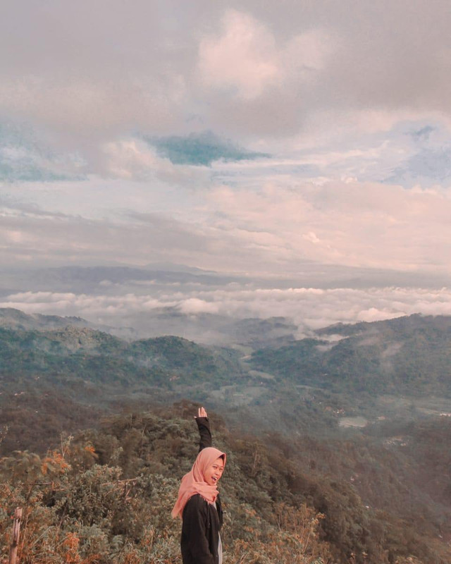 Pemandangan dari Puncak Gunung Kukusan