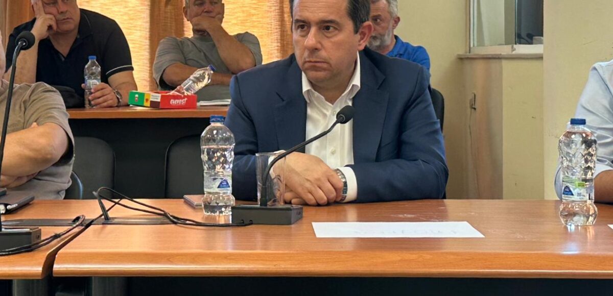 Ν. ΜΗΤΑΡΑΚΗΣ: ΠΑΡΟΥΣΑ ΣΤΟ ΝΗΣΙ ΑΠΟ ΤΗΝ ΠΡΩΤΗ ΣΤΙΓΜΗ Η ΚΥΒΕΡΝΗΣΗ – ΚΟΙΤΑΜΕ ΜΠΡΟΣΤΑ ΜΕ ΣΧΕΔΙΟ
