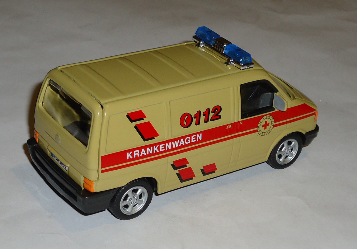 Volkswagen-T4 Van Krankenwagen1