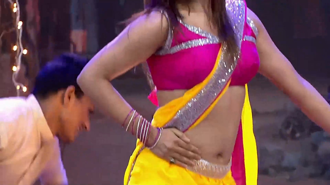Aniktha Sexy Item Dance.mkv_snapshot_00.32.386