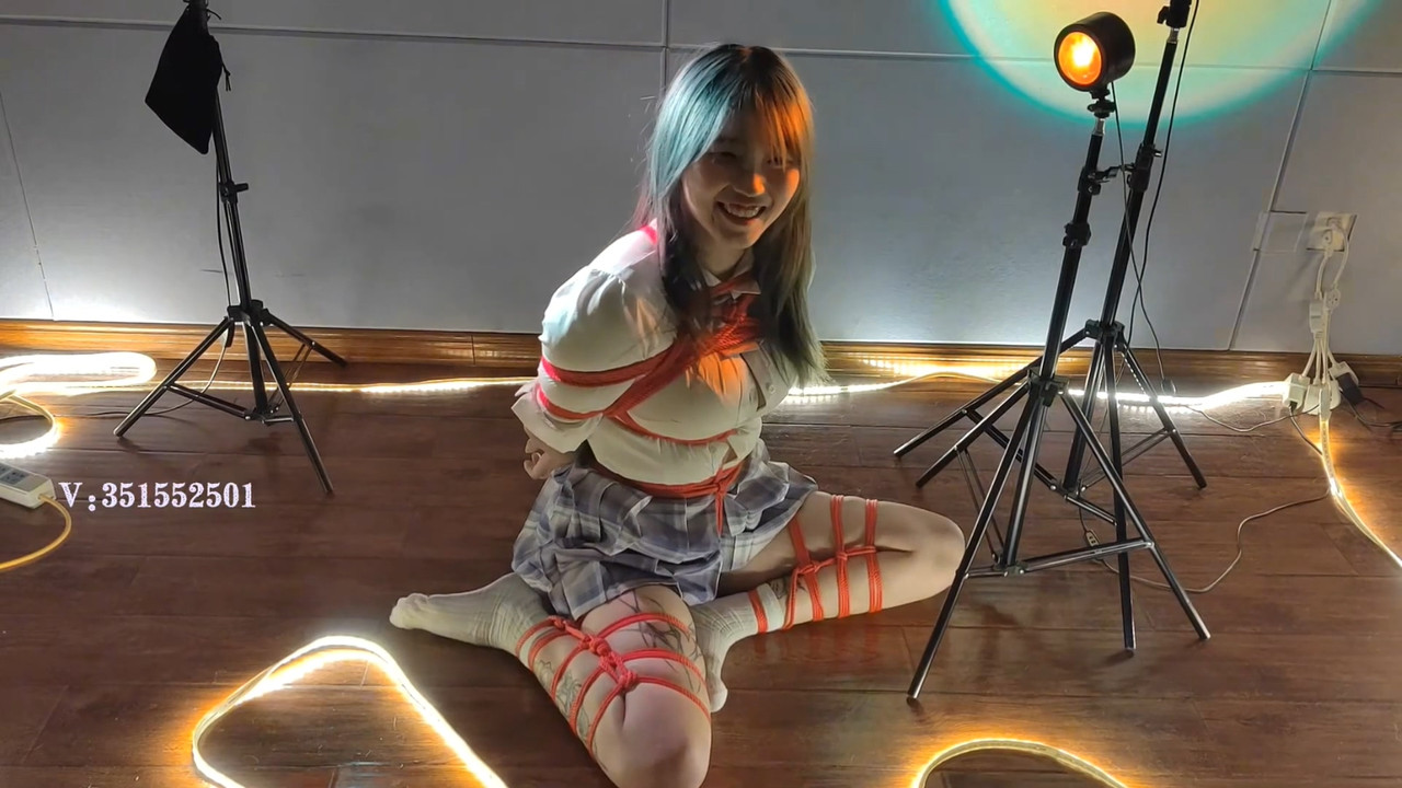 一绳所爱 李珂儿玩自缚做访谈节目.mp4_20231025_185310.919