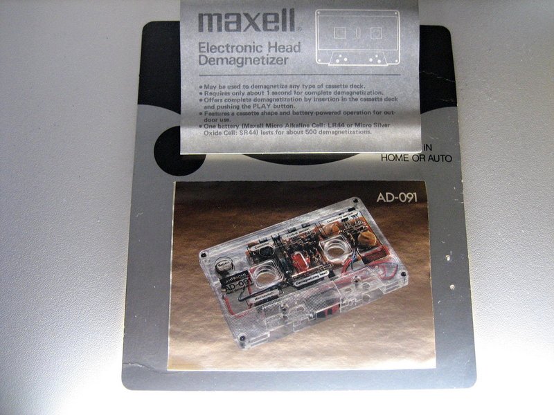 [Bild: maxell-he-44-005.jpg]