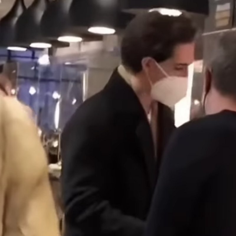 EF7A807A-1FBA-448C-86C5-6C302CBDA2BA