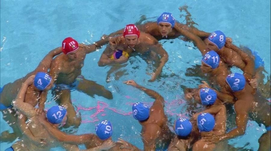 Водное поло без прикрас - малоизвестные детали суровой спортивной игры Водное поло без прикрас - малоизвестные детали суровой спортивной игры