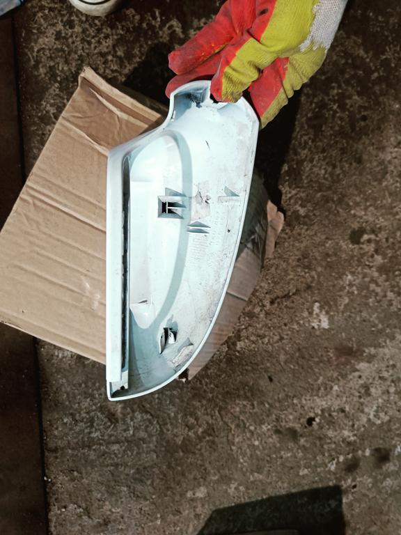 Крышка зеркала заднего вида левая