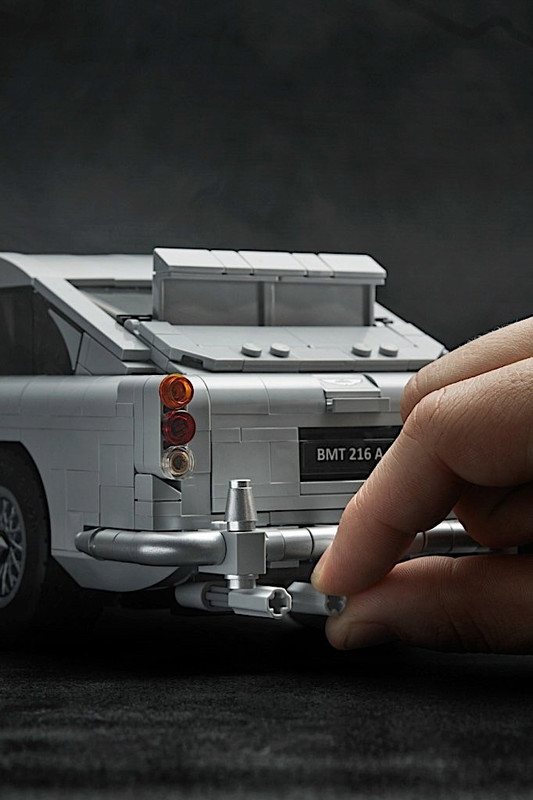 Aston Martin DB5 by Lego (24)