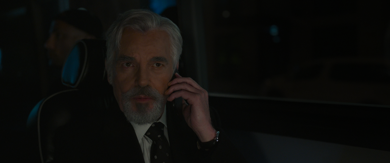 The.Grey.Man.(2022).WEB-DL.2160p.mkv_snapshot_00.26.18_[2022.07.28_19.26.30]