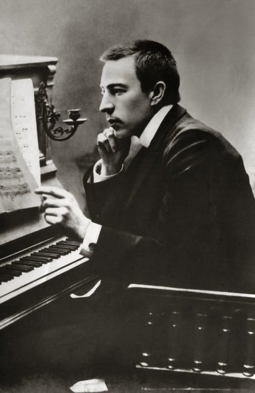 https://i.postimg.cc/hPc7gDz3/11-Rachmaninoff-1900.jpg