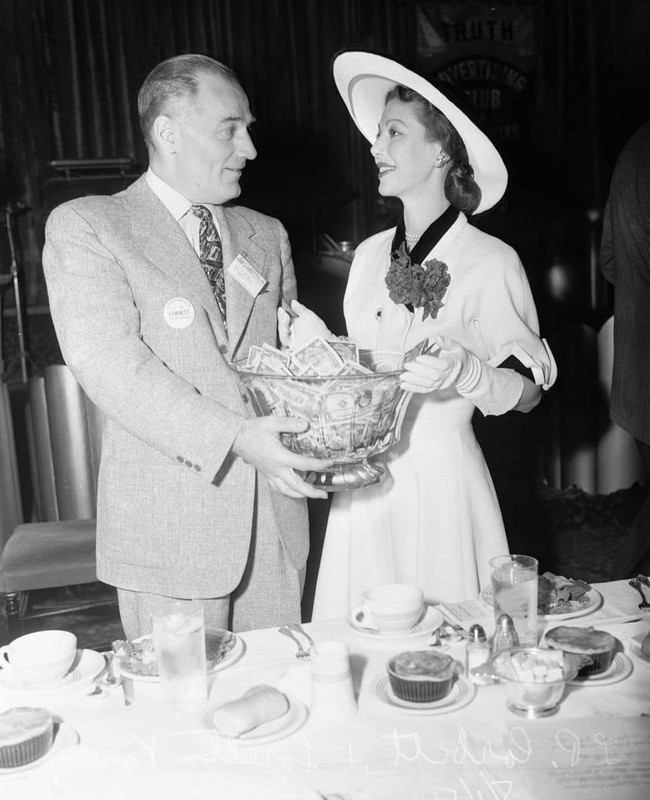 loretta_young_d11