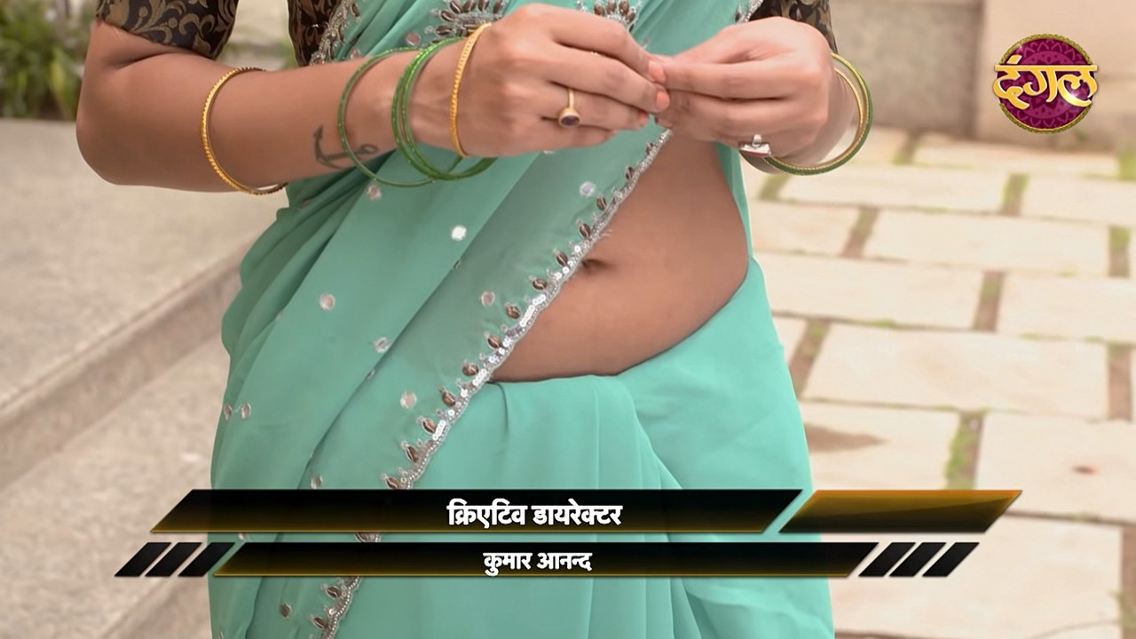 Hot Lady Navel Show From Crime Series