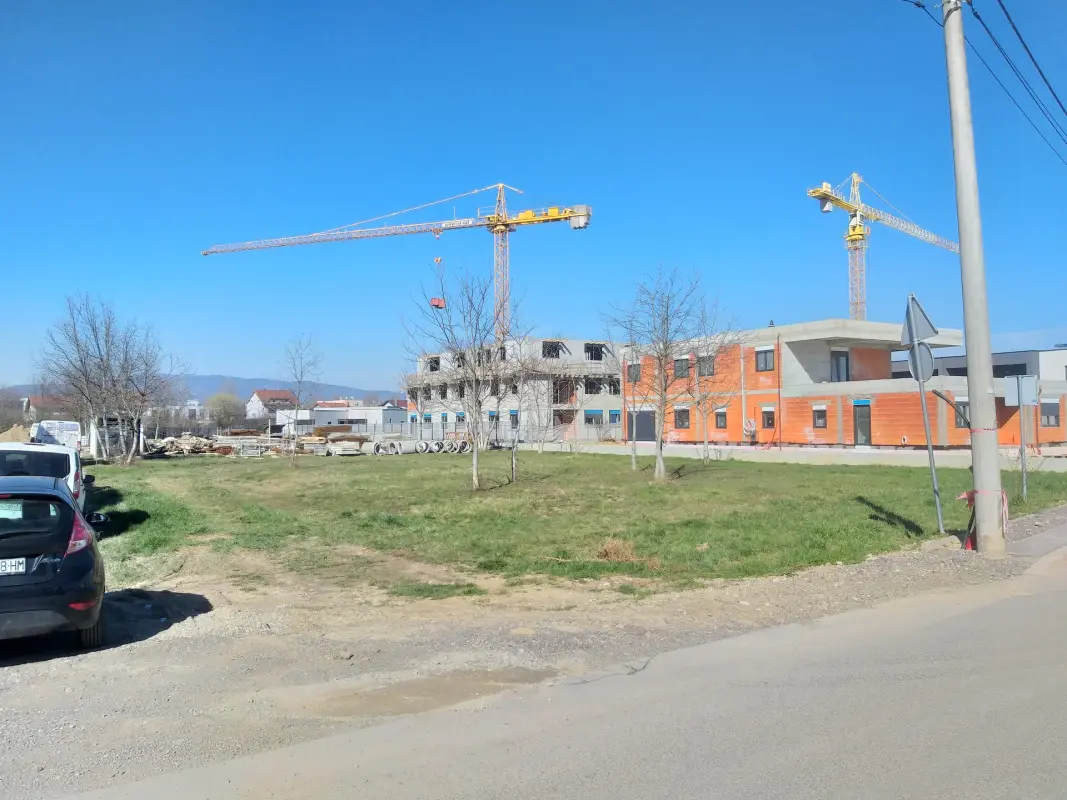 8982796E-3FD2-4E93-8276-8275A9AEF9C5