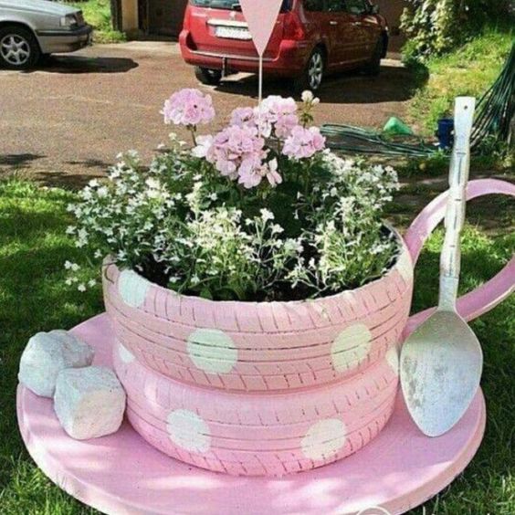 flowerspinktye.jpg