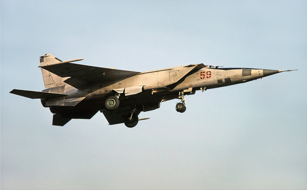 931 ORAP_59 red_Mig-25 RBF_02024604_Frühling 1992