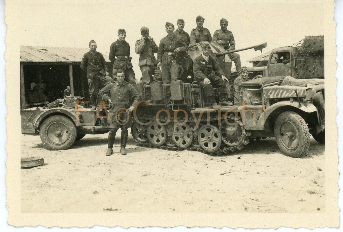 Halbkette Flak 2cm Vierling Geschütz Artillerie 