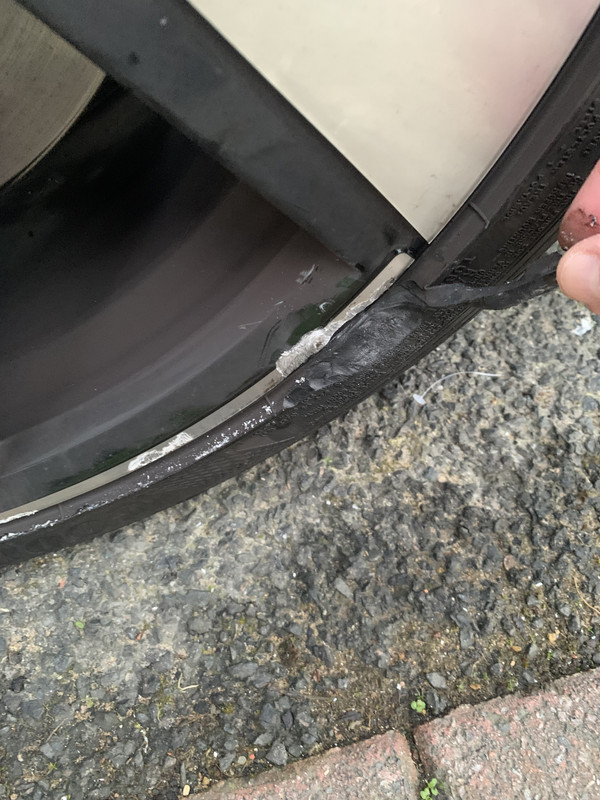 0E7FF05C-B042-46FD-8381-B239A8C76408