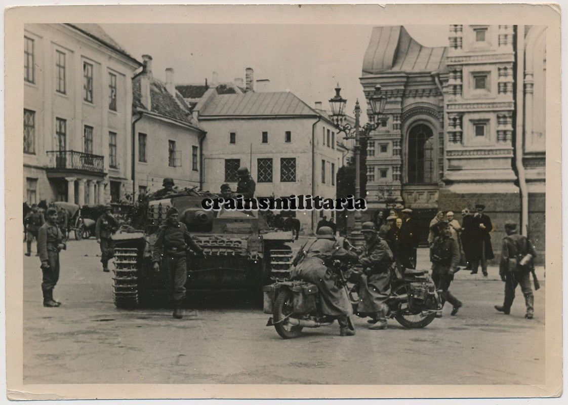 Foto StuG III Sturmgeschütz Panzer in REVAL Tallinn Estland 1941