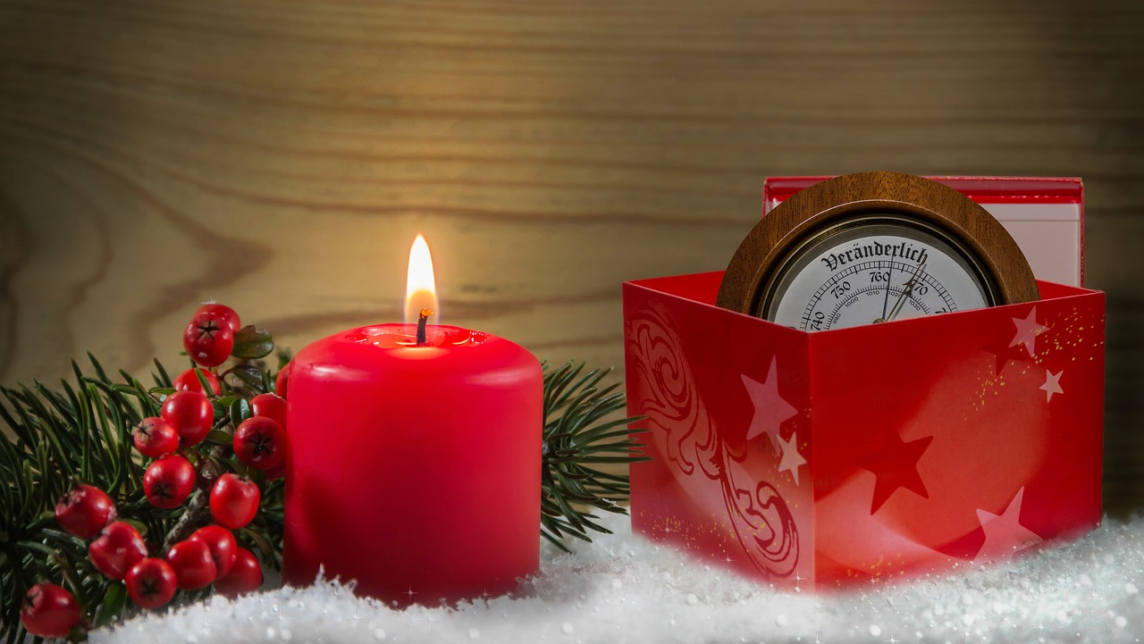 red-candle-3864947-1280.jpg