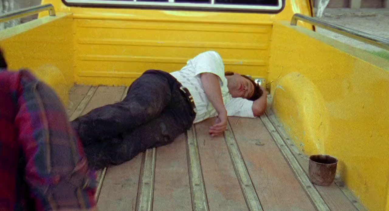 El-Mariachi-1993-Blu-Ray-Hindi-Es-720p-x264-AVC-DD-2-0-ESub-mkv-0004