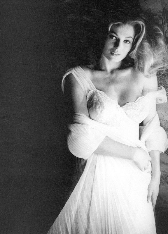 anita_ekberg_mb61